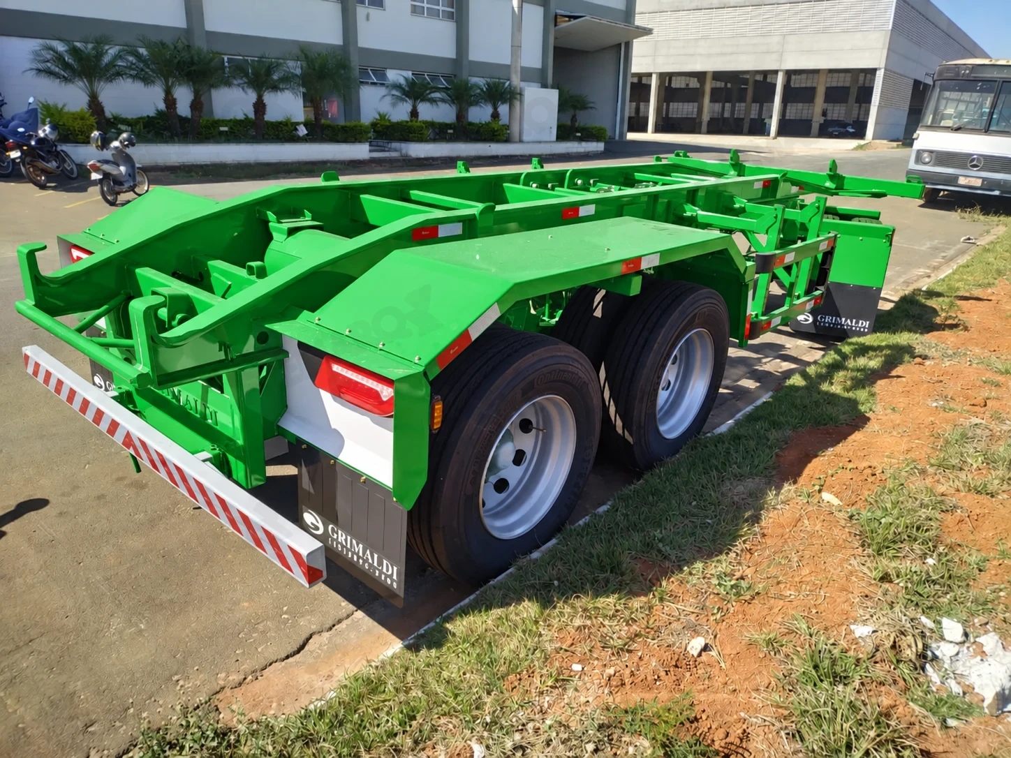 Hooklift Trailers (16 to 28 Metric Tons)