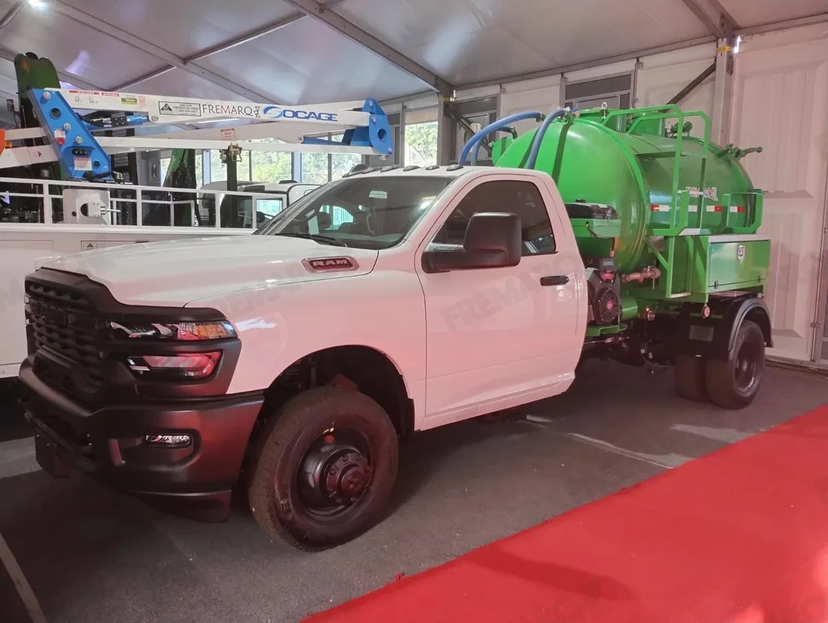 Desazolvador FREMARQ Ambiental de 4 m³ sobre RAM 4000