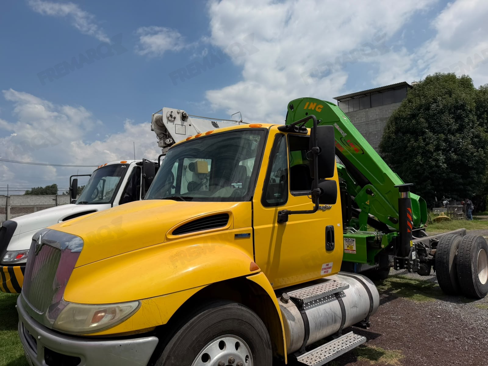 International Durastar 2008 con Grúa ING 23.500 C